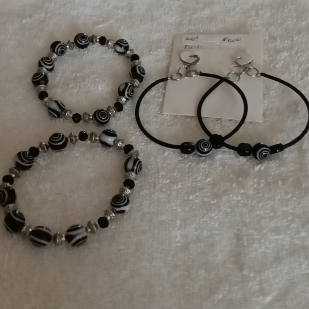 Matching Bracelets & Earrings Set